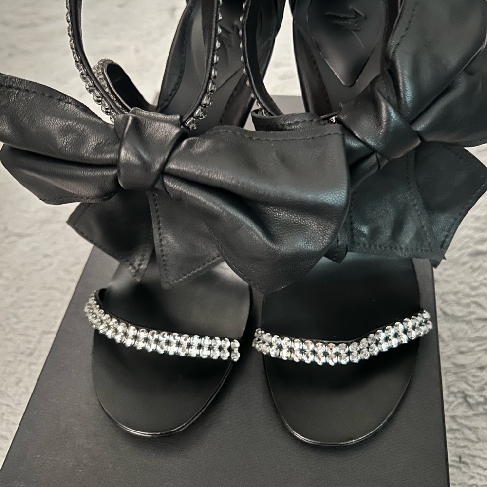 Giuseppe Zanotti Black Sandals with Rhinestone Embellishments